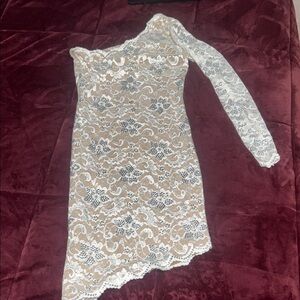 Elegant Lace One-Shoulder Dress